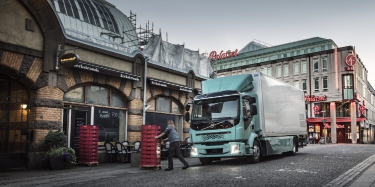 Volvo Trucks elektrikli kamyonlar 2021’de Avrupa’dan başlayarak yollarda olacak